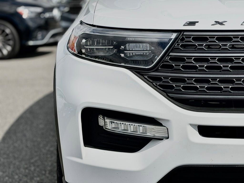 Used 2021 Ford Explorer XLT w/ Equipment Group 202A image 7