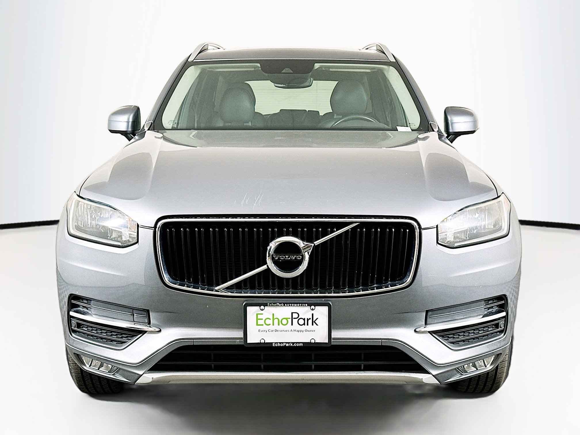 Used 2016 Volvo XC90 T5 Momentum image 2