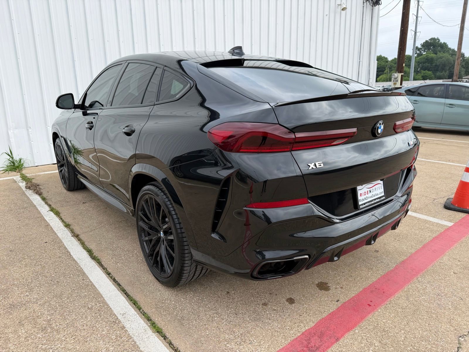 Used 2021 BMW X6 M50i w/ Executive Package AWD/4WD image 4