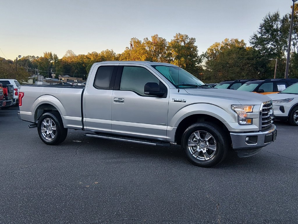 Used 2017 Ford F150 XLT w/ Equipment Group 302A Luxury RWD image 2