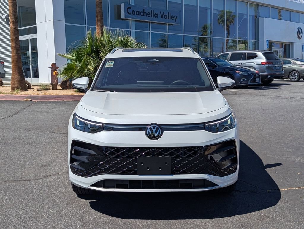 New 2025 Volkswagen Tiguan SE R-Line image 7