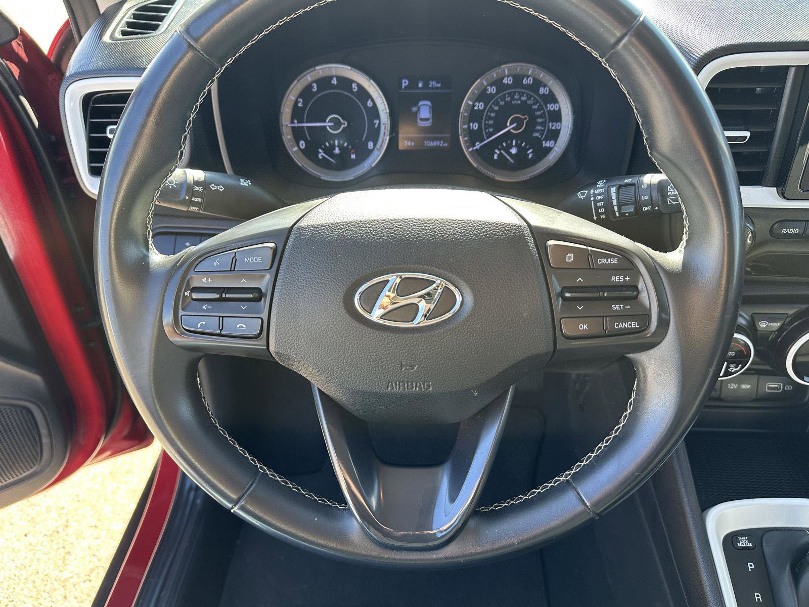Used 2022 Hyundai Venue Limited image 22