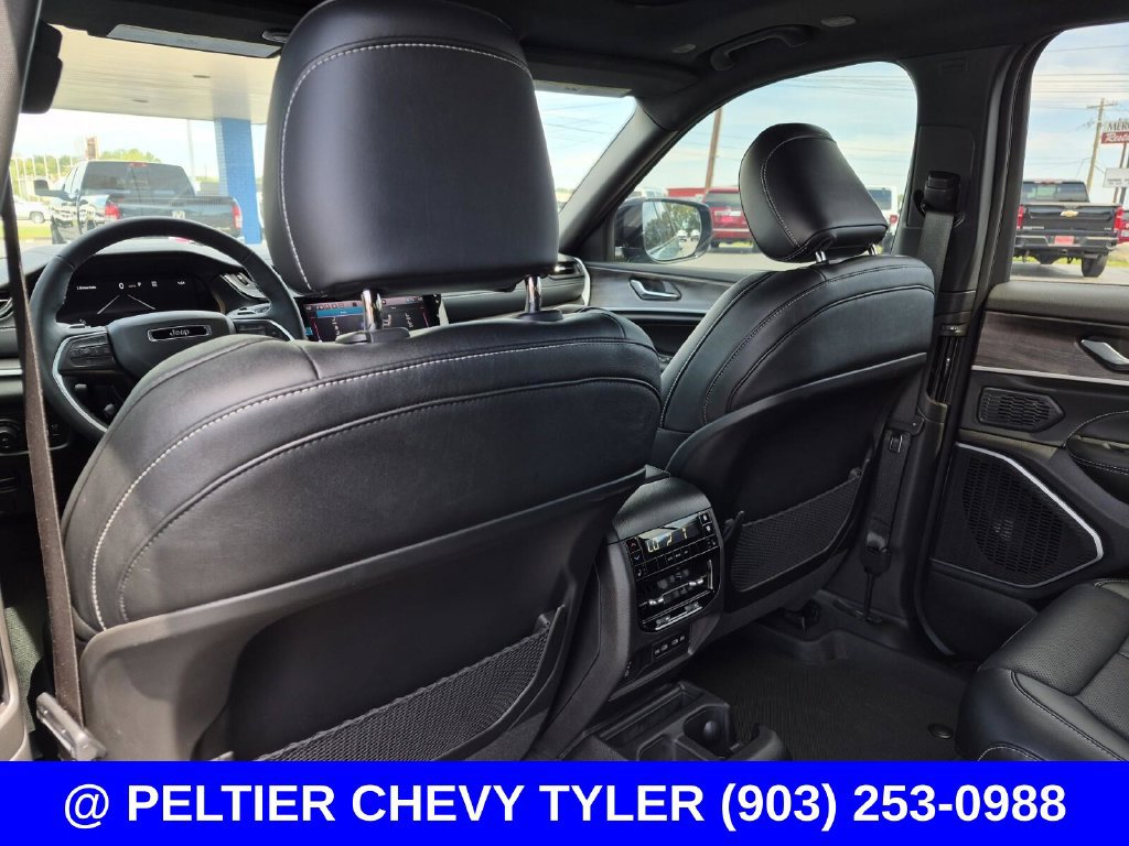 Used 2026 Jeep Grand Cherokee L Limited AWD/4WD image 40