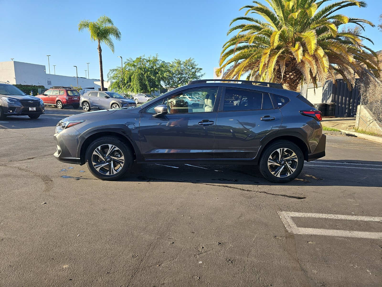 Used 2024 Subaru Crosstrek 2.0i Premium w/ Crosstrek Mirror Package AWD/4WD image 4