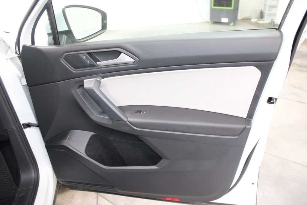 Used 2019 Volkswagen Tiguan SEL FWD image 21