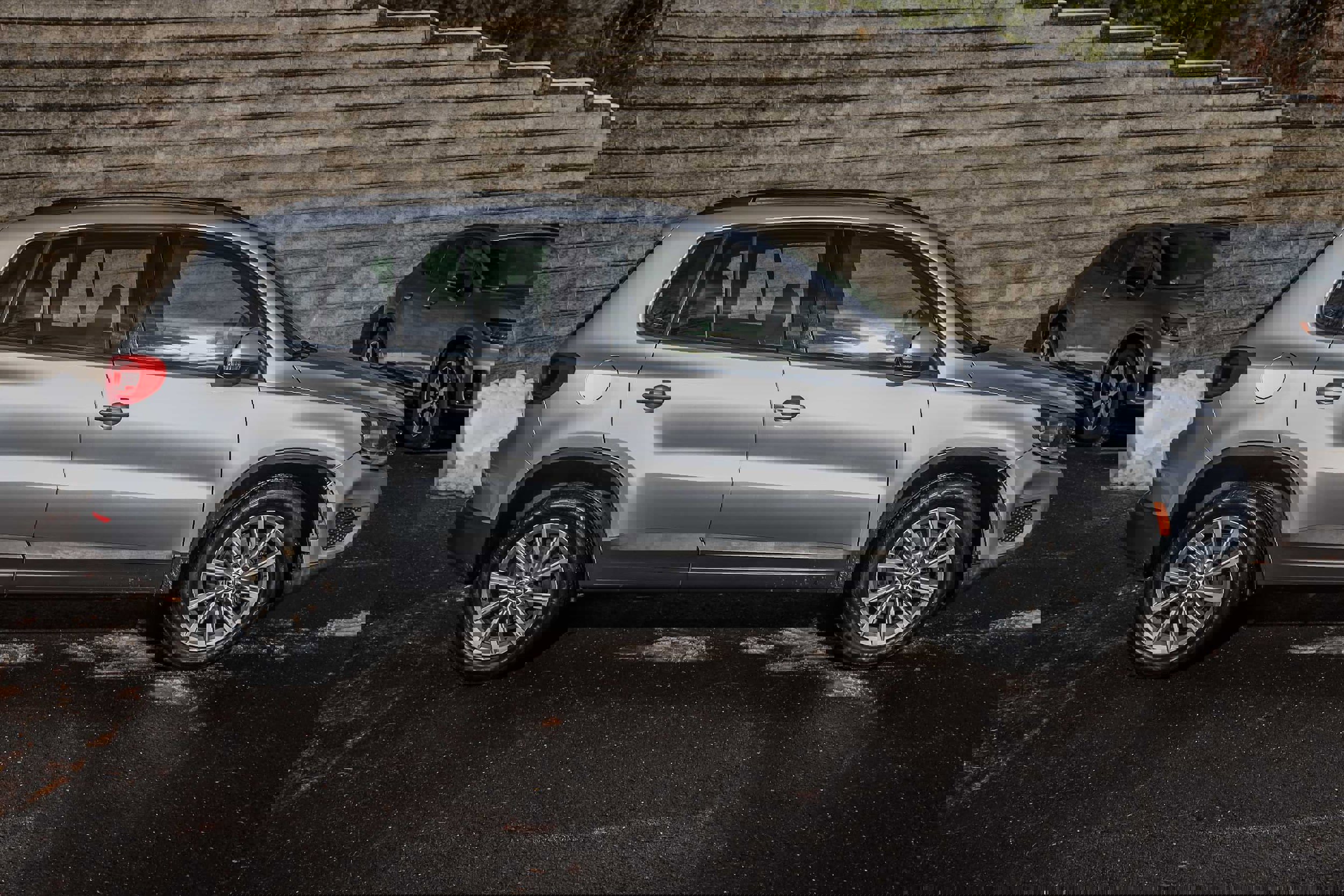 Used 2017 Volkswagen Tiguan Limited w/ Premium Package image 4