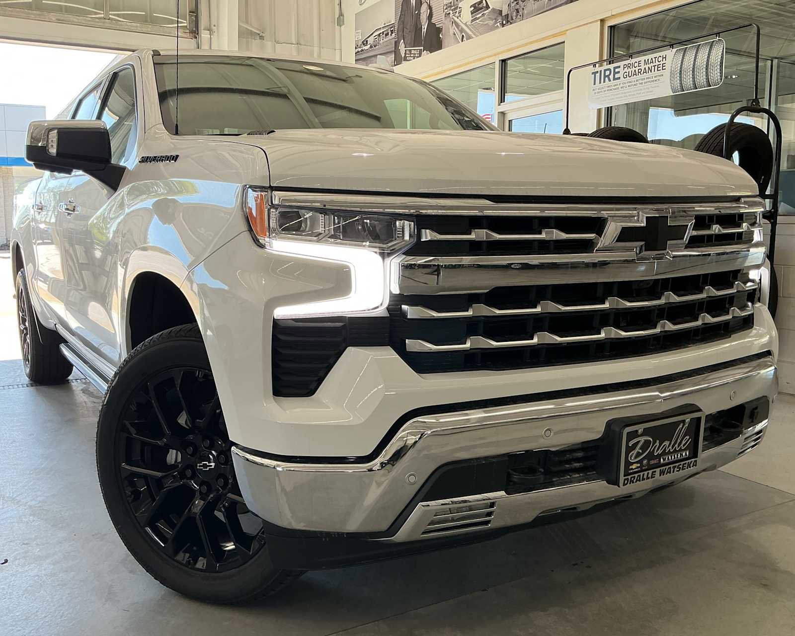 New 2026 Chevrolet Silverado 1500 LTZ w/ LTZ Premium Package AWD/4WD image 1