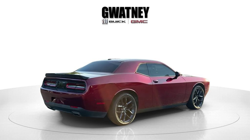 Used 2020 Dodge Challenger SXT w/ Blacktop Package RWD image 3