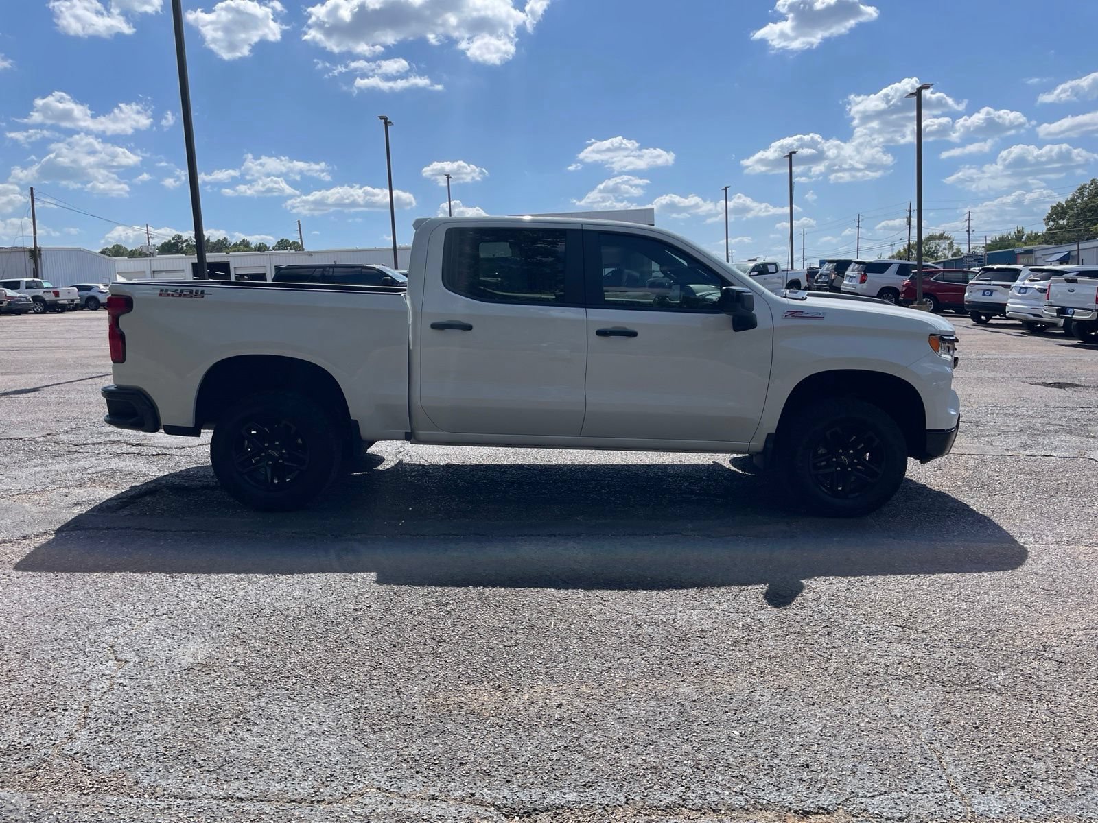 Used 2024 Chevrolet Silverado 1500 LT Trail Boss w/ Convenience Package II AWD/4WD image 7