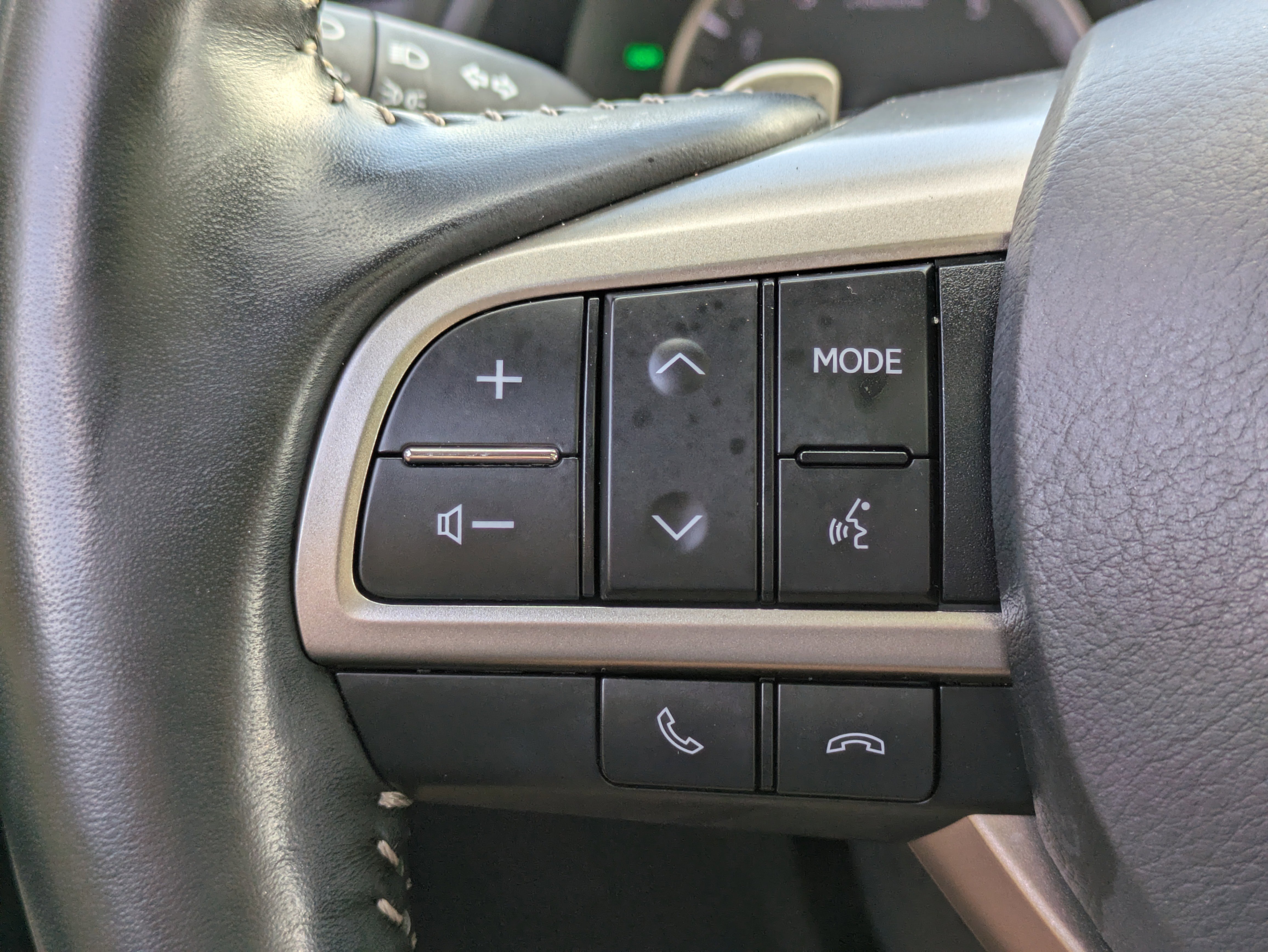 Used 2021 Lexus RX 350L RX 350L w/ Premium Package image 25