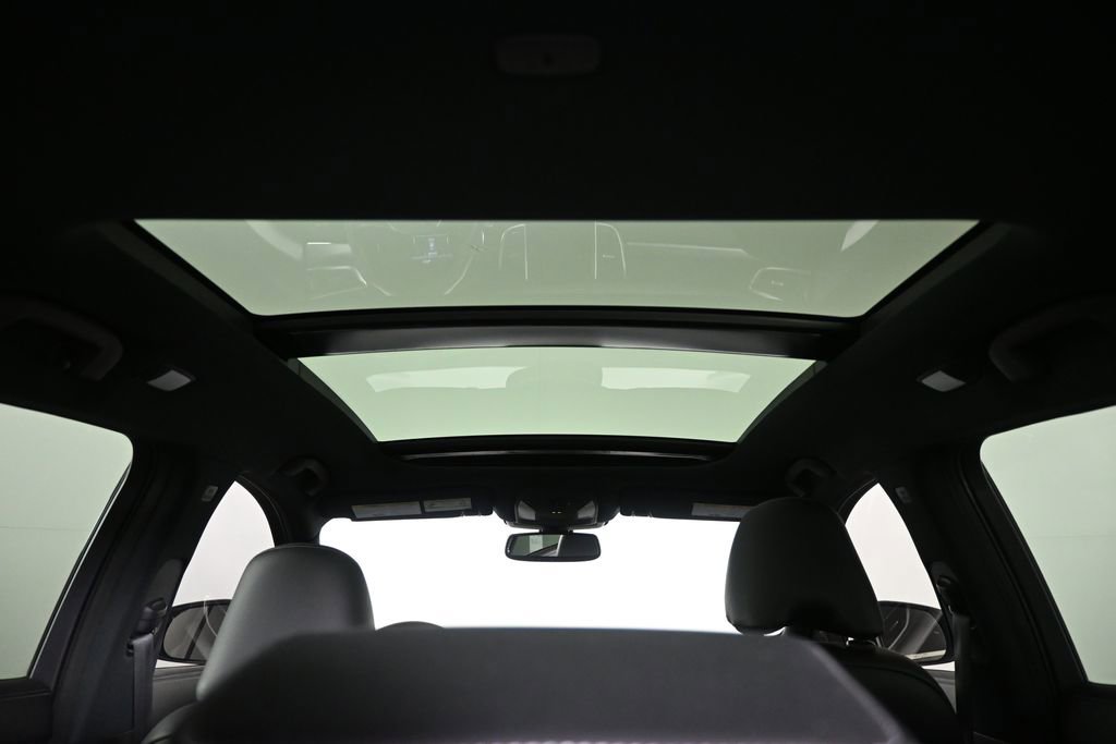 Used 2021 INFINITI QX50 Luxe w/ Appearance Package FWD image 19