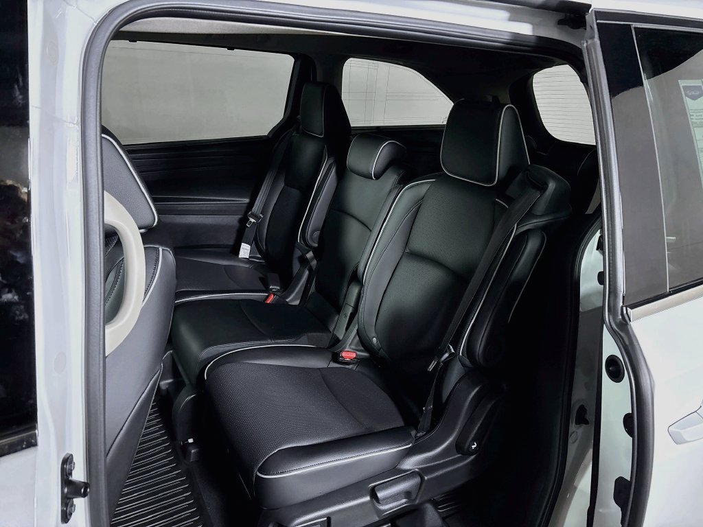 New 2027 Honda Odyssey Elite image 20