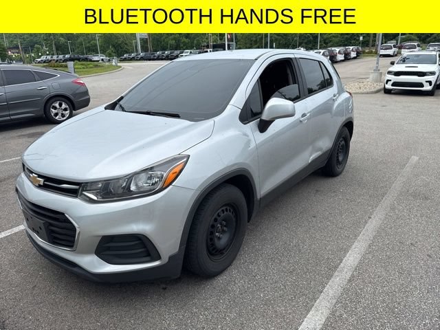 Used 2018 Chevrolet Trax LS FWD image 3