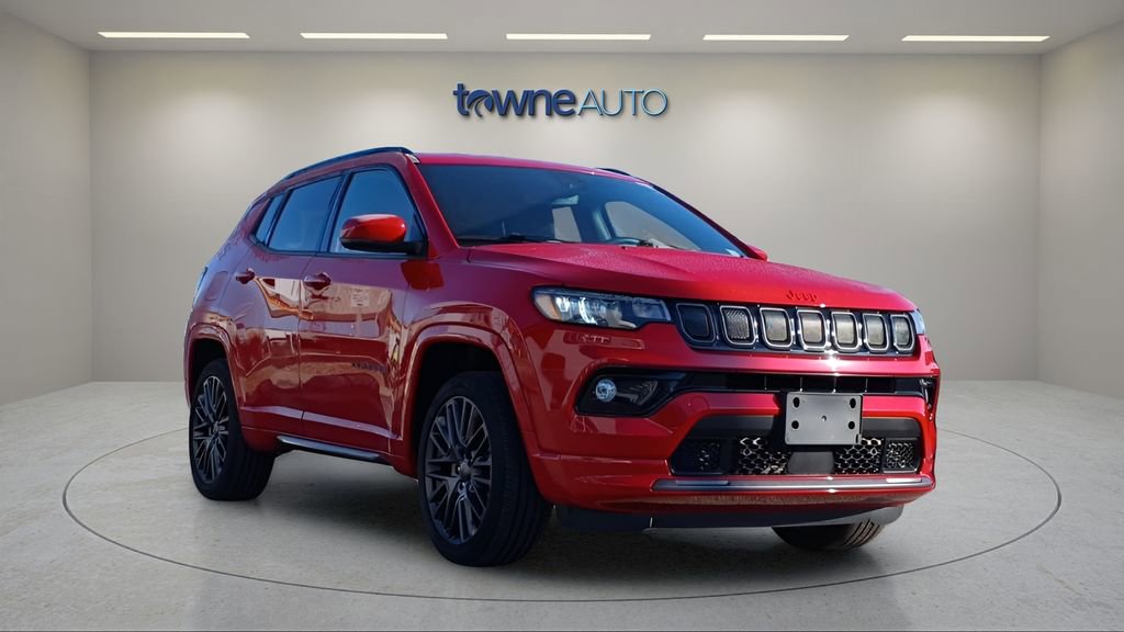 Used 2022 Jeep Compass Limited image 3