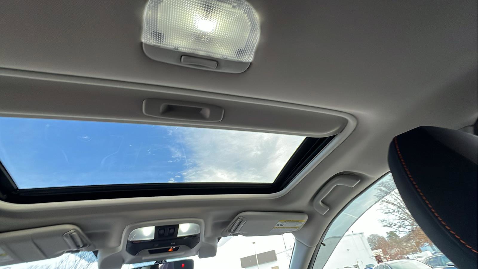 Used 2021 Subaru Crosstrek 2.0i Premium w/ Moonroof Package image 19