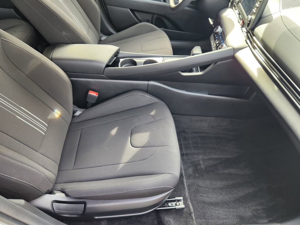 Certified 2025 Hyundai Elantra Blue image 12