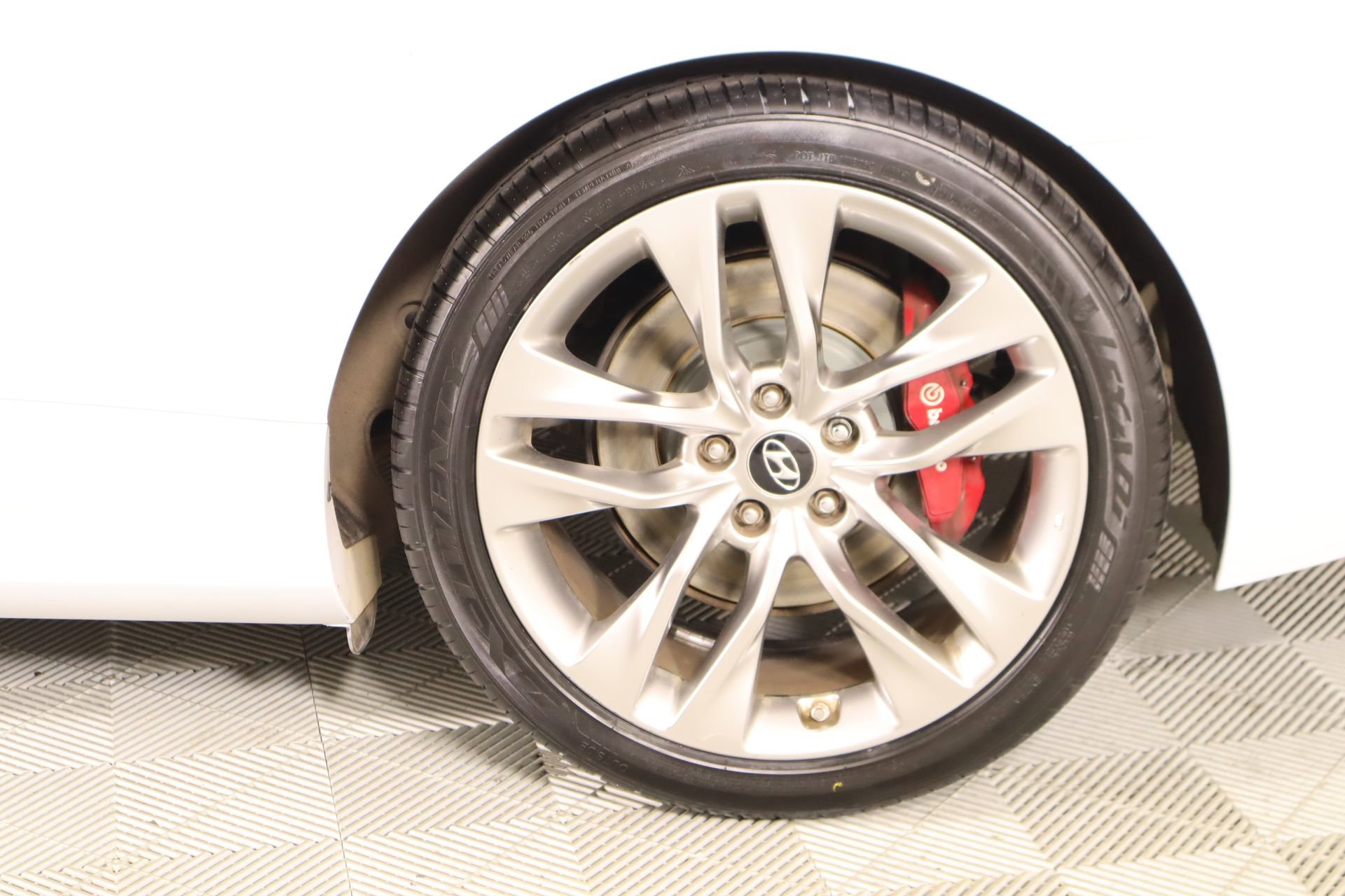 Used 2013 Hyundai Genesis 3.8 image 18