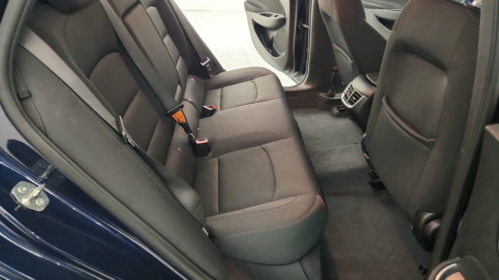 Used 2020 Chevrolet Malibu LT image 36