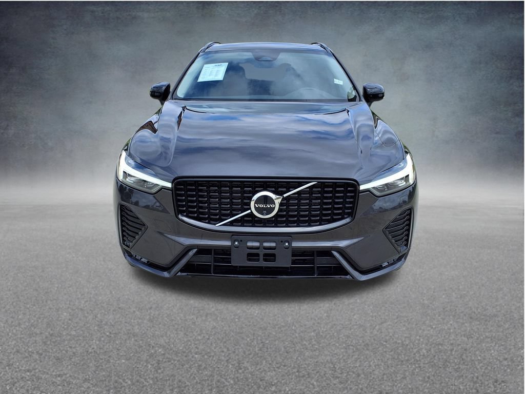 Certified 2025 Volvo XC60 B5 Plus AWD/4WD image 3