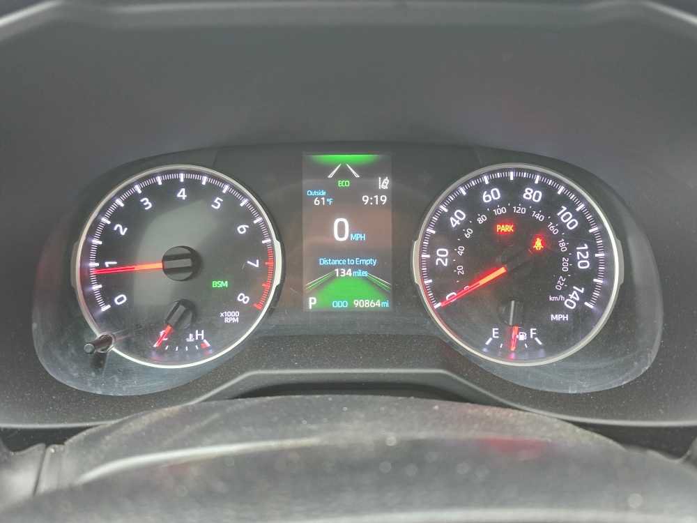 Used 2020 Toyota RAV4 XLE AWD/4WD image 21