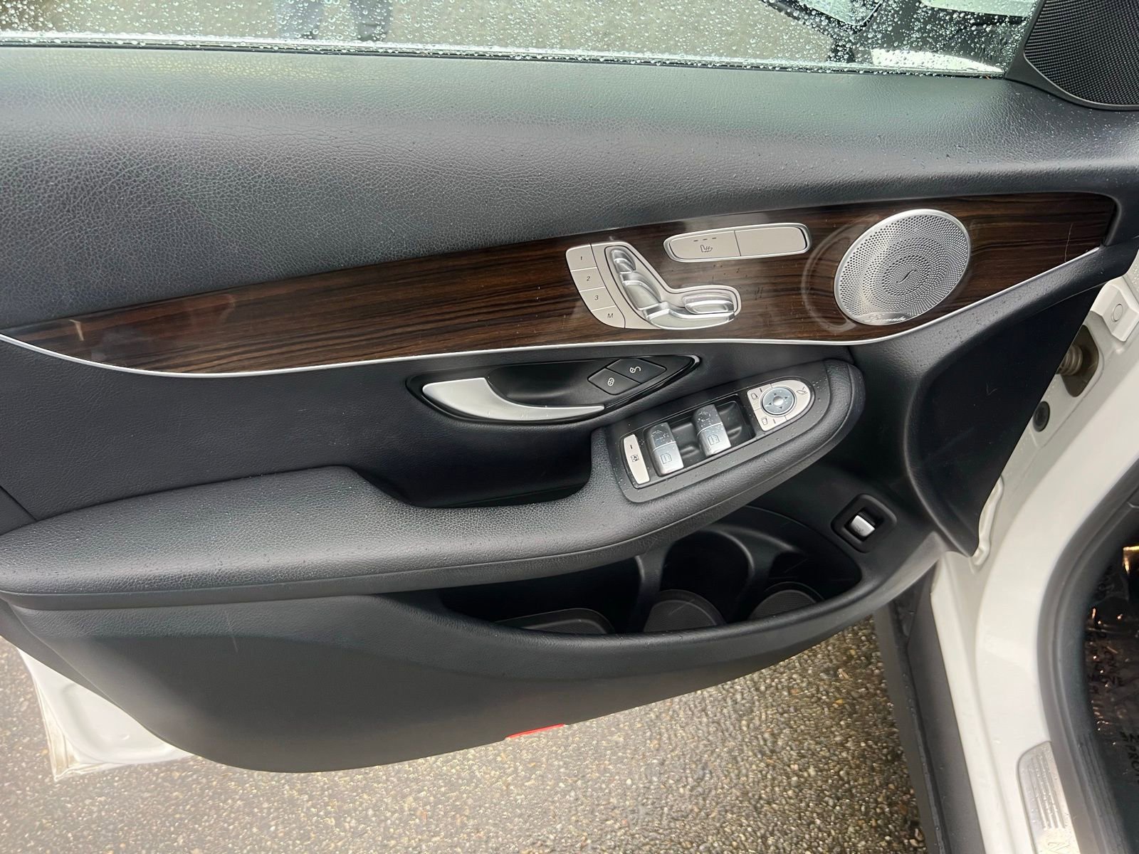 Used 2017 Mercedes-Benz GLC 300 4MATIC image 20