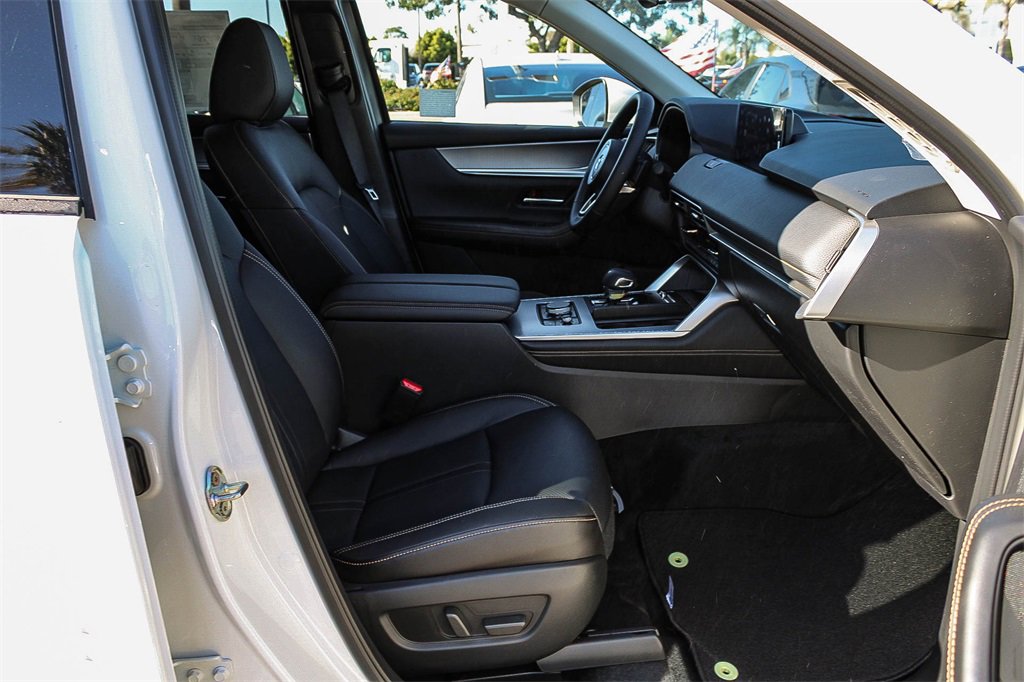 New 2026 MAZDA CX-90 Plug-In Hybrid w/ Preferred image 17