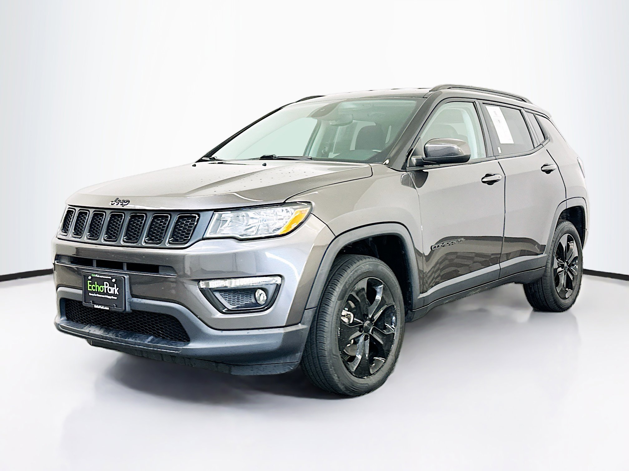 Used 2020 Jeep Compass Latitude image 3