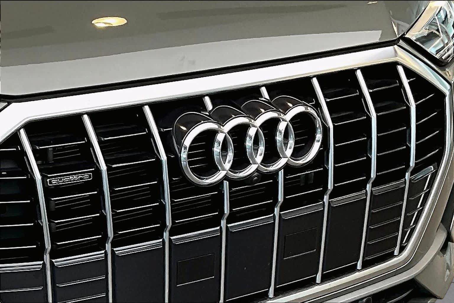 Certified 2025 Audi Q3 2.0T Premium Plus w/ Premium Plus Package AWD/4WD image 32