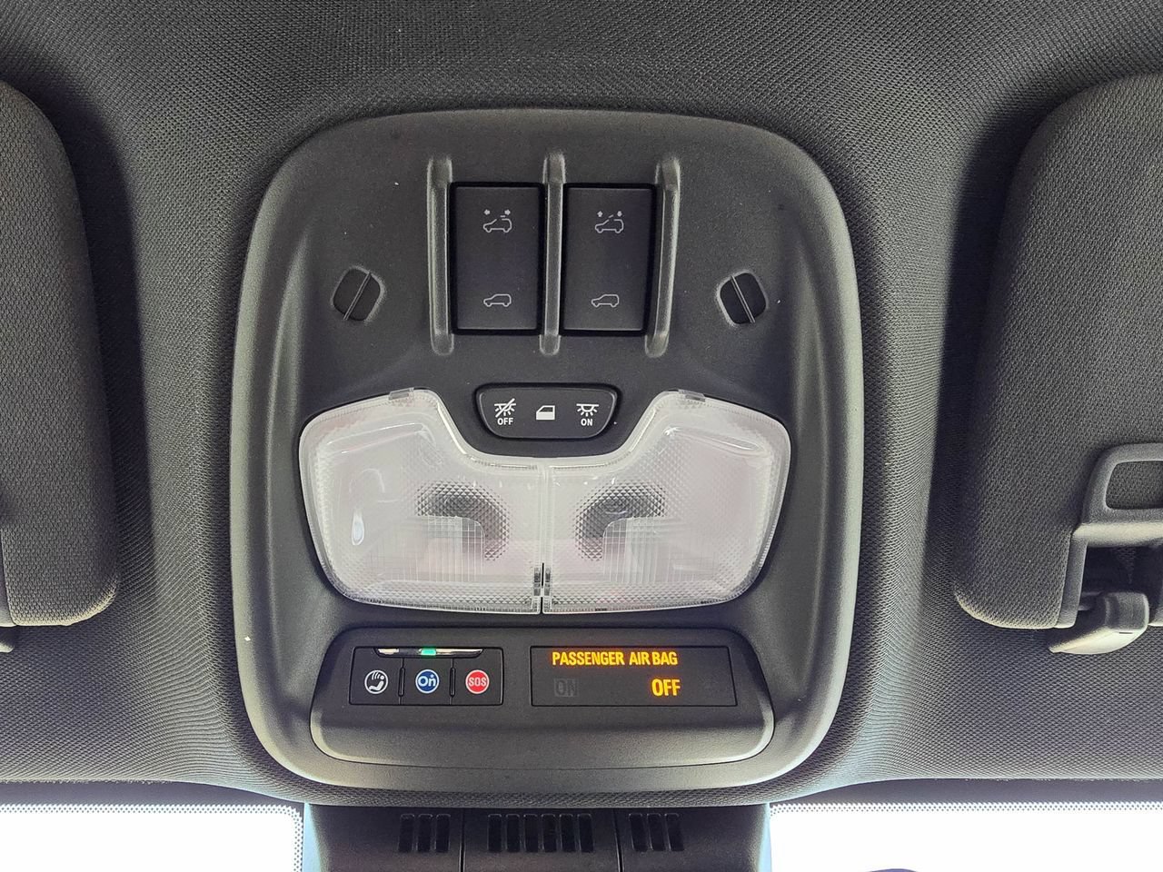 Used 2025 Chevrolet Colorado ZR2 w/ Technology Package AWD/4WD image 29
