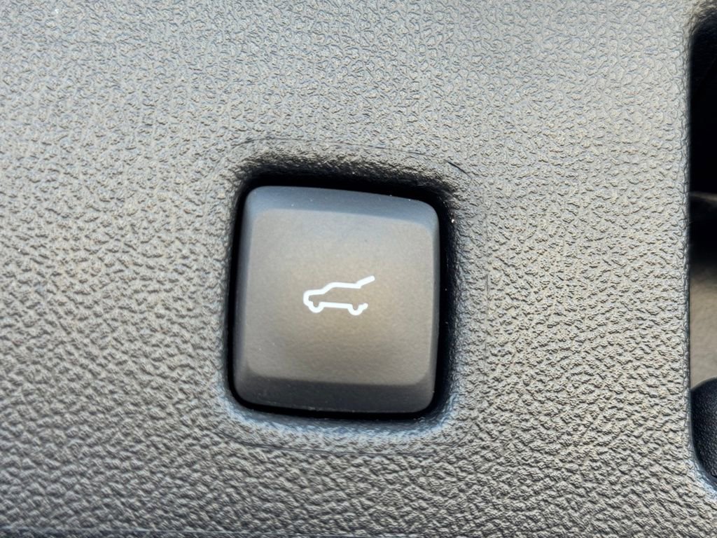 Used 2022 Ford Escape Titanium w/ Class II Trailer Tow Package image 35