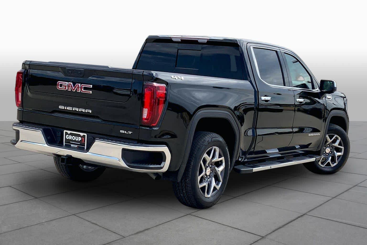 Used 2024 GMC Sierra 1500 SLT AWD/4WD image 12