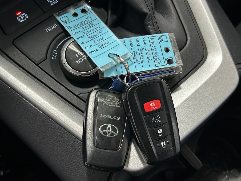 Used 2025 Toyota RAV4 XSE AWD/4WD image 49