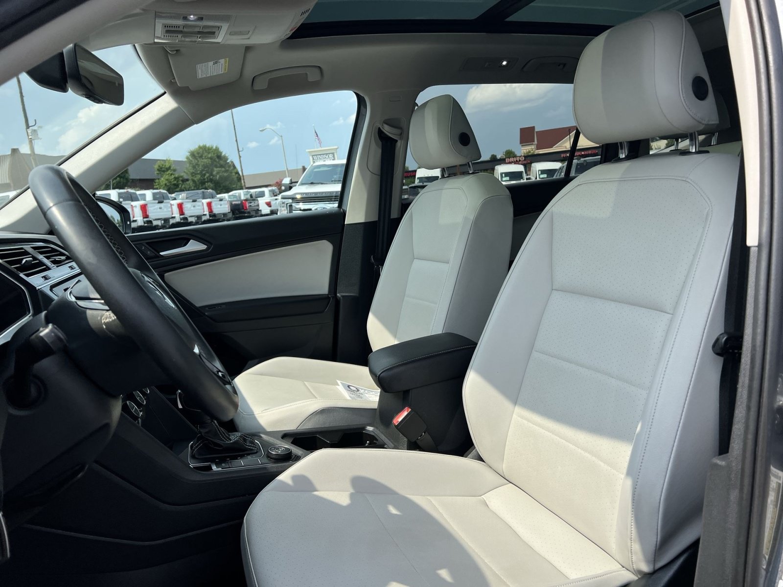 Used 2021 Volkswagen Tiguan SE AWD/4WD image 13