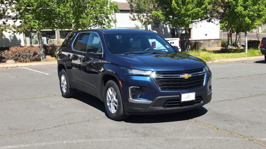 Used 2023 Chevrolet Traverse LS AWD/4WD image 3