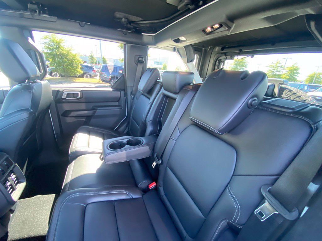 New 2026 Ford Bronco Outer Banks w/ Sasquatch Package AWD/4WD image 26