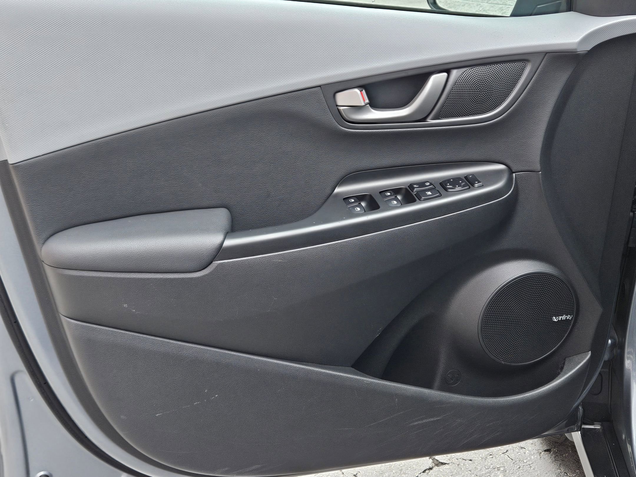 Used 2021 Hyundai Kona Ultimate w/ Cargo Package image 18