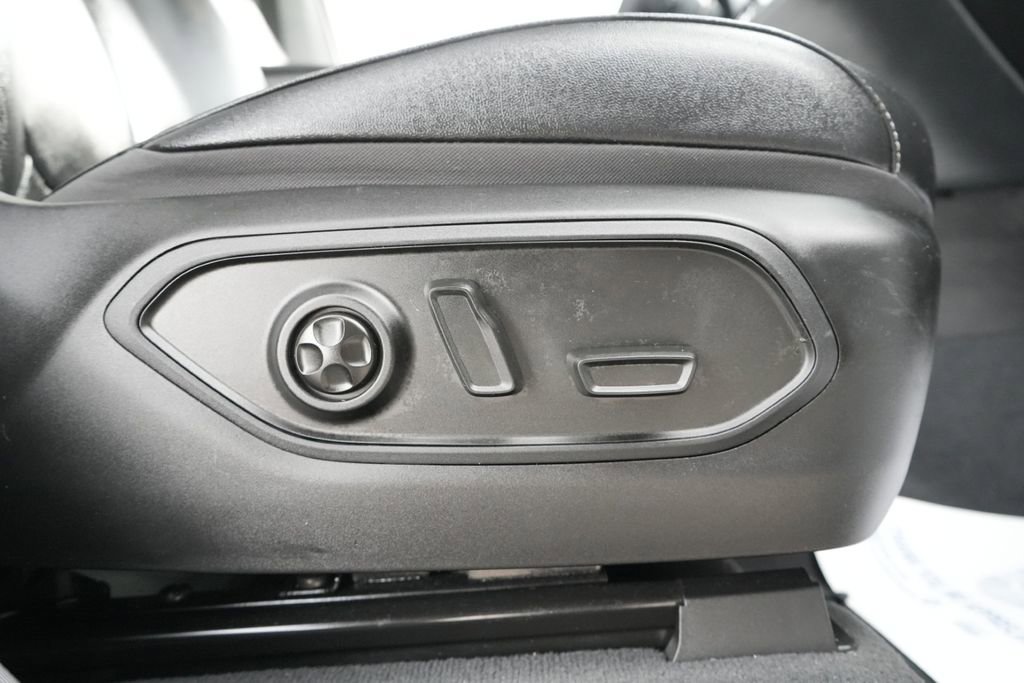 Used 2022 Jeep Grand Cherokee Limited 4xe image 16