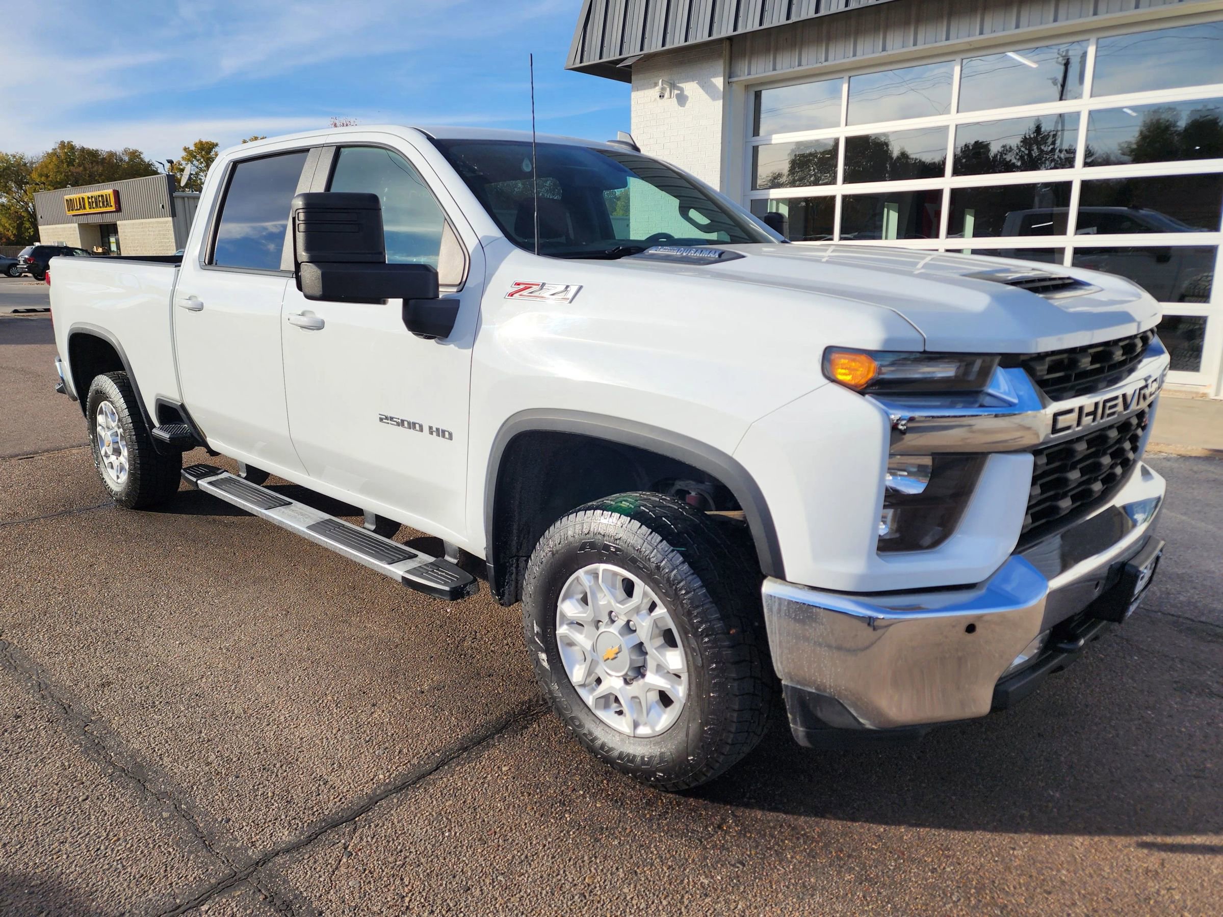 Used 2022 Chevrolet Silverado 2500 LT w/ Convenience Package AWD/4WD image 2