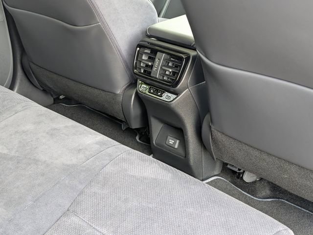 Used 2024 Lexus RZ 300e Premium image 32