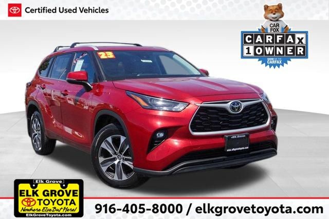 Certified 2023 Toyota Highlander XLE image 1