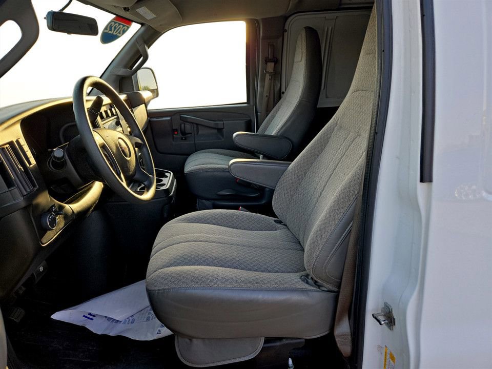 Used 2022 GMC Savana 3500 Extended w/ Driver Convenience Package RWD image 13