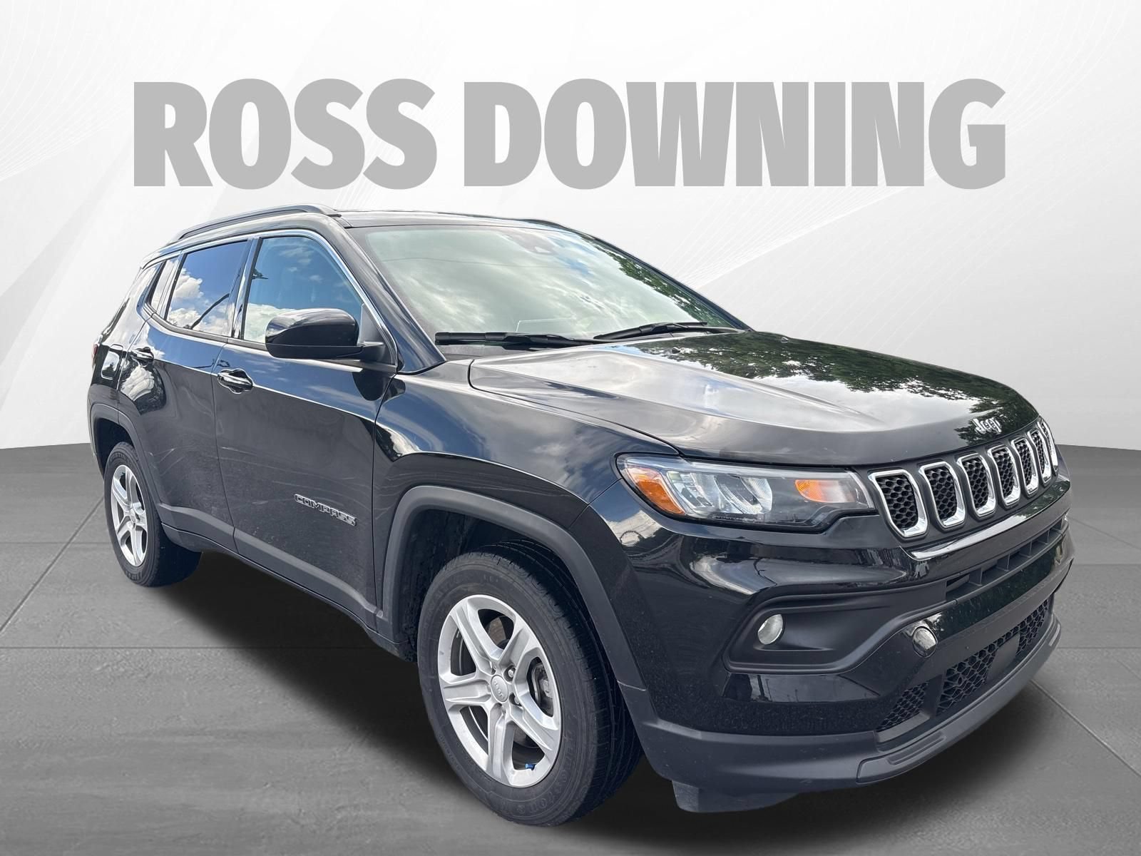 Used 2024 Jeep Compass Latitude AWD/4WD image 3