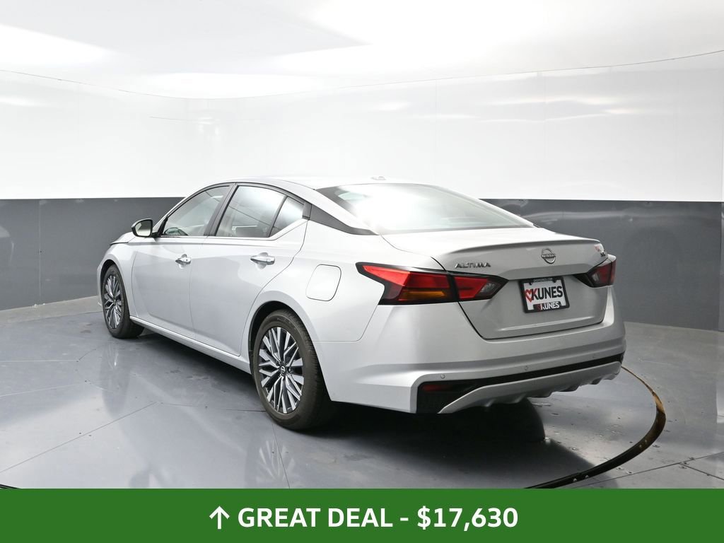 Used 2024 Nissan Altima 2.5 SV image 12