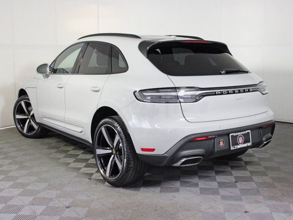 Certified 2026 Porsche Macan image 3
