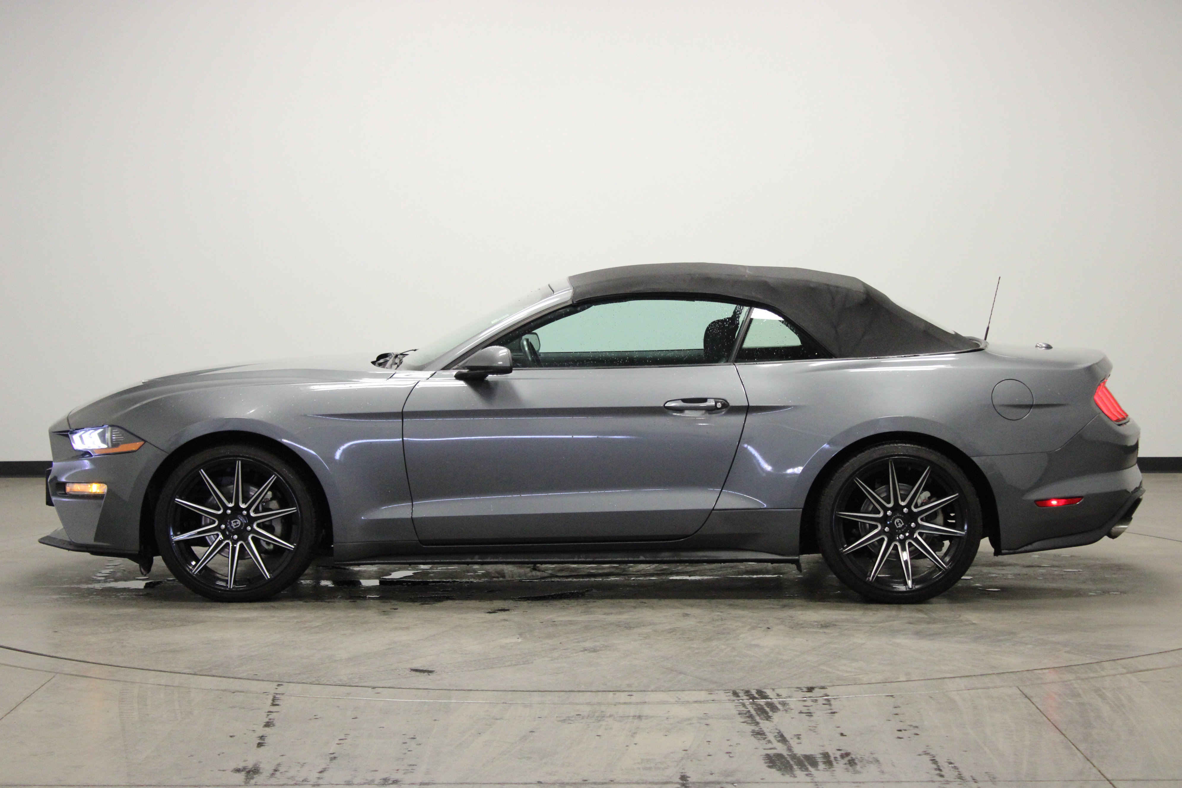 Used 2022 Ford Mustang Convertible w/ Equipment Group 101A image 5