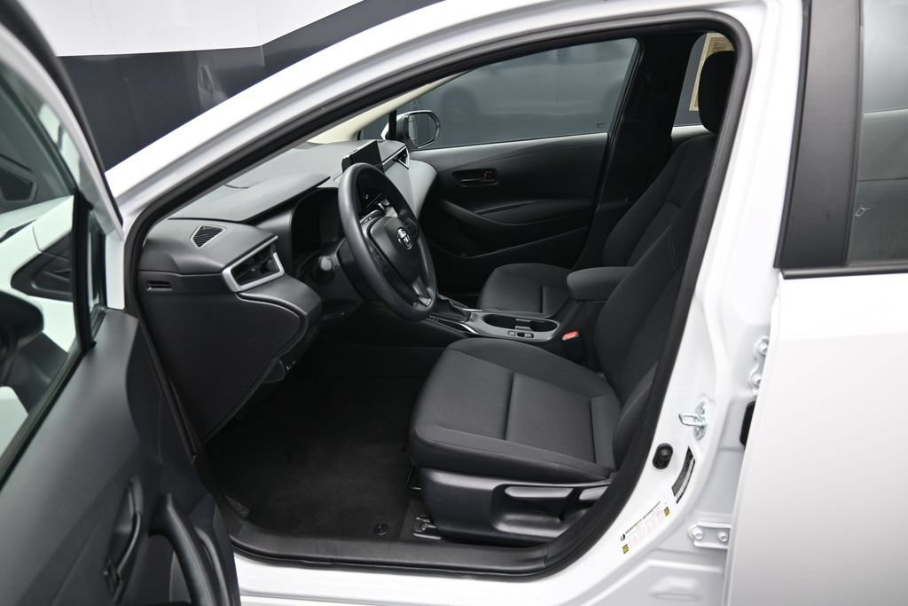 Used 2026 Toyota Corolla LE FWD image 9