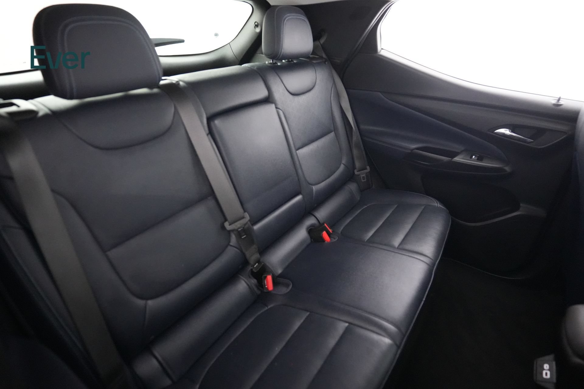 Used 2023 Chevrolet Bolt EUV LT w/ Convenience Package FWD image 5