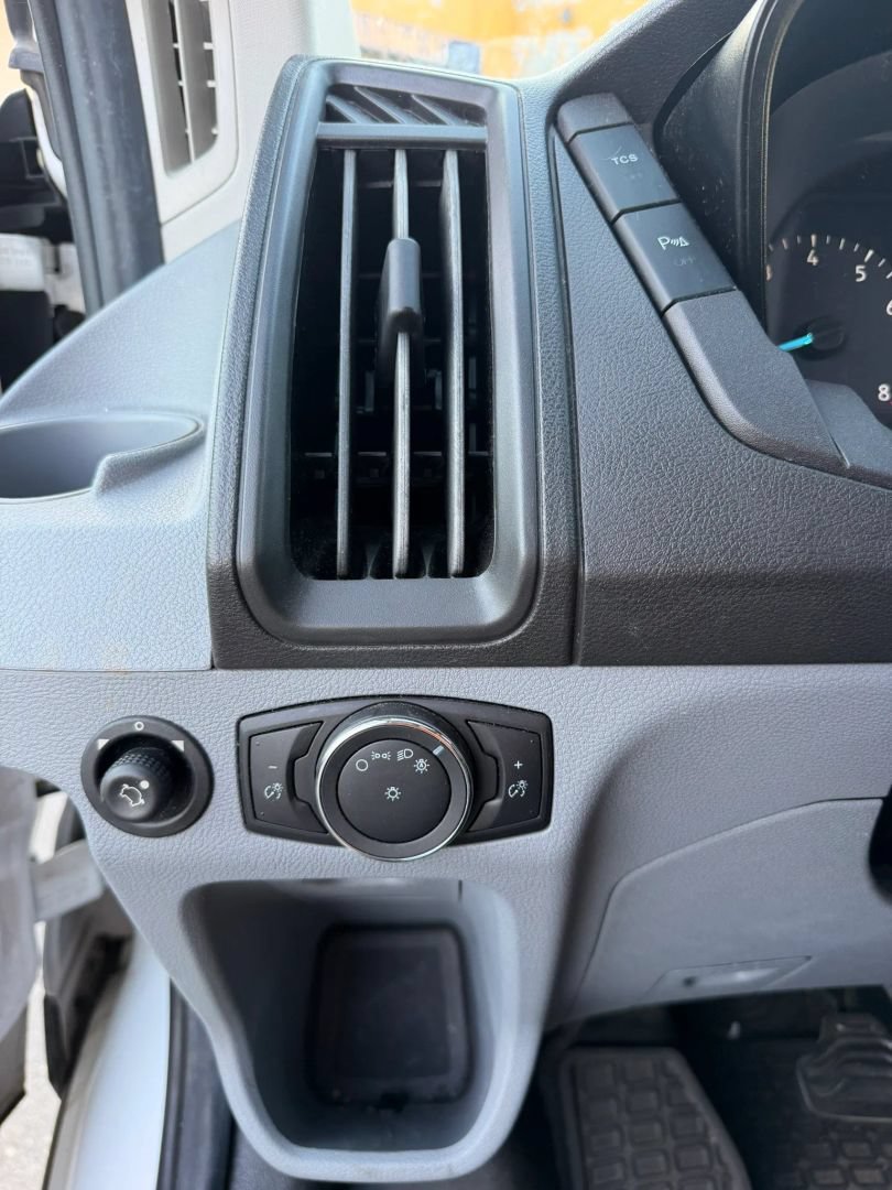 Used 2018 Ford Transit 350 XLT RWD image 26