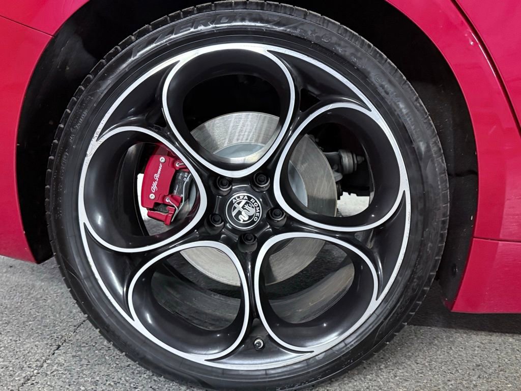 Used 2022 Alfa Romeo Giulia Veloce image 9