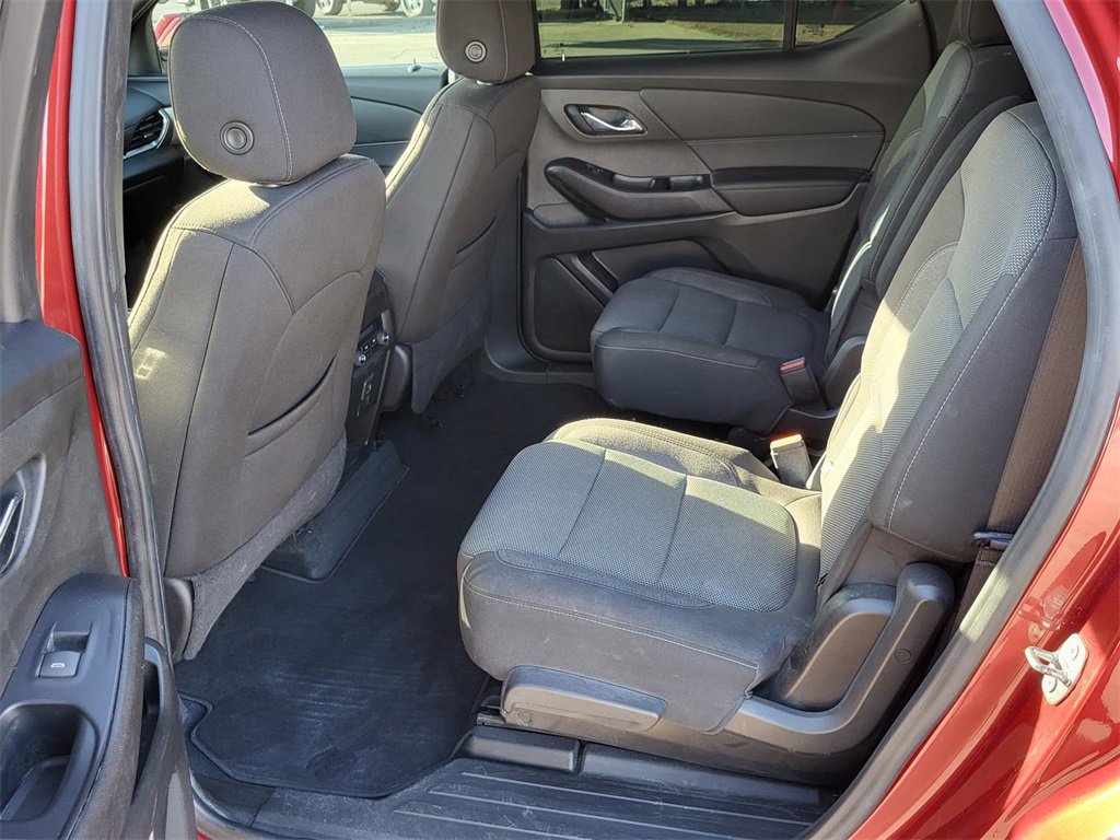 Used 2022 Chevrolet Traverse LT image 13
